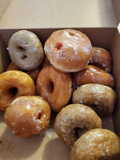 Donut Shop «Carol Lee Donut Shop», reviews and photos, 1414 N Main St, Blacksburg, VA 24060, USA