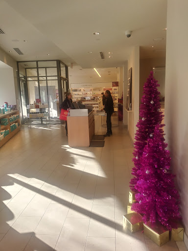 Beauty Salon «Beauty Brands», reviews and photos, 438 Ward Pkwy, Kansas City, MO 64112, USA