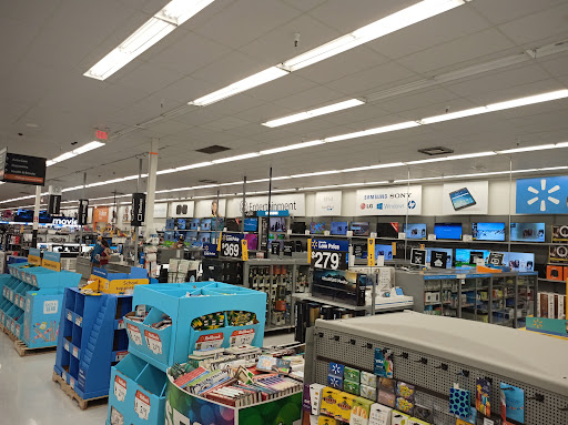 Discount Store «Walmart», reviews and photos, 15960 Dam Rd, Clearlake, CA 95422, USA