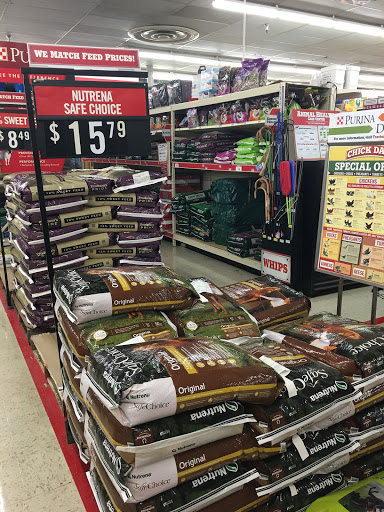 Home Improvement Store «Tractor Supply Co.», reviews and photos, 240 Bluebell Dr NW, New Philadelphia, OH 44663, USA