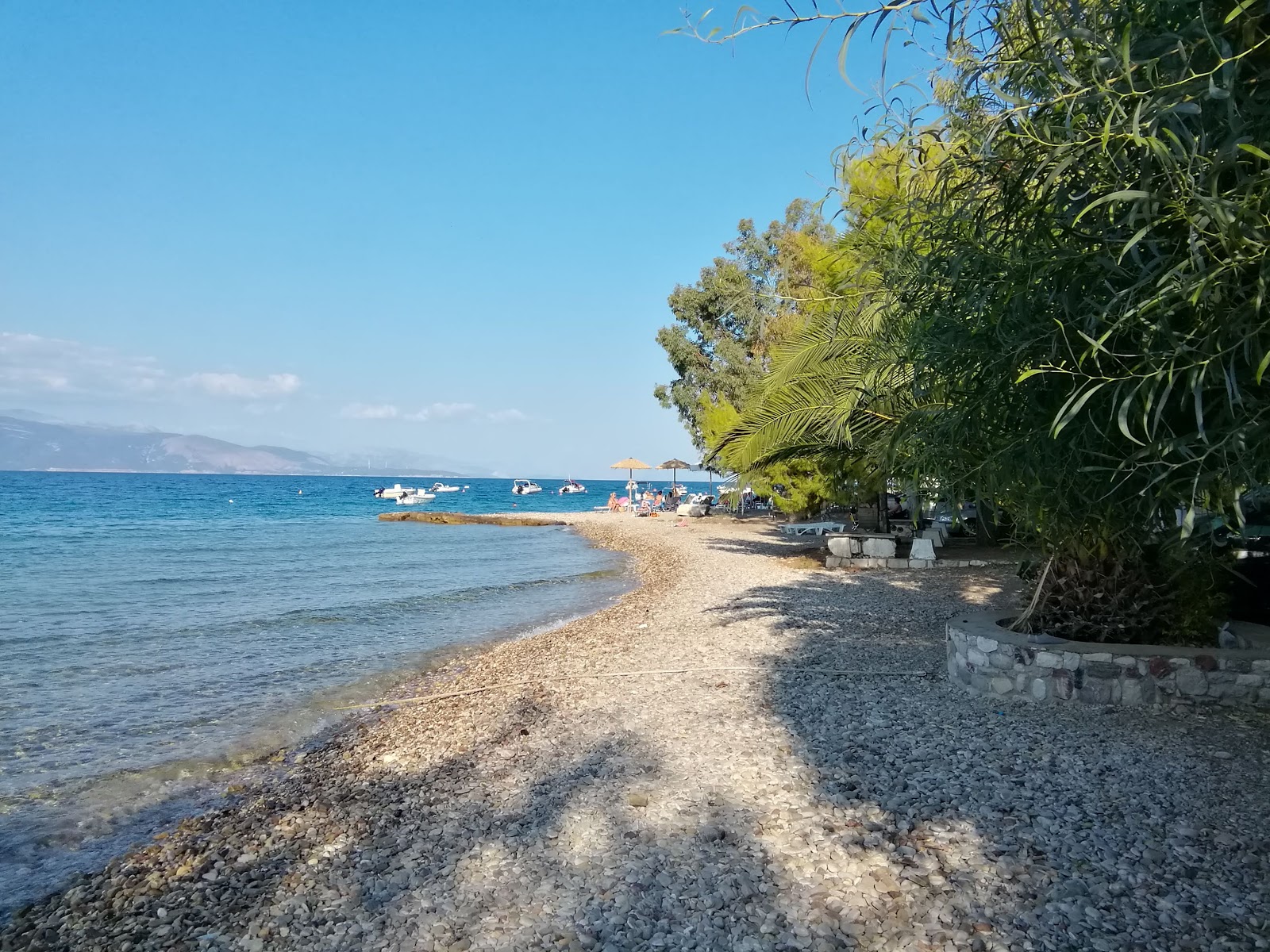 Foto af Selianitika beach med grå sten overflade