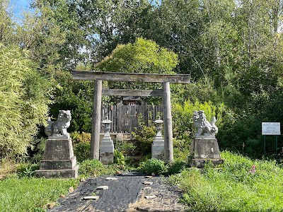 Temple Shinto et Bouddhiste à Villeneuve-les-Genêts