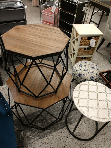 Clothing Store «Ross Dress for Less», reviews and photos, 3982 N Gloster St, Tupelo, MS 38804, USA