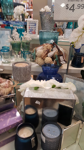 Department Store «Marshalls & HomeGoods», reviews and photos, 731 Centerview Blvd, Kissimmee, FL 34741, USA