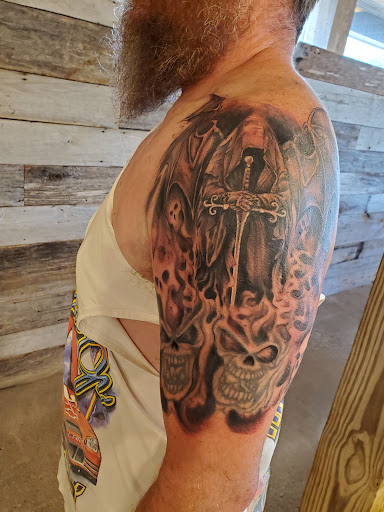 Tattoo Shop «Mothers Tattoo & Body Piercing», reviews and photos, 3625 Dixie Hwy, Elsmere, KY 41018, USA