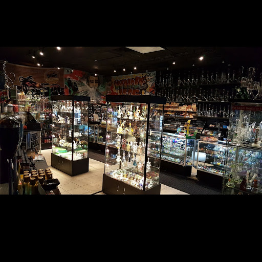 Tobacco Shop «Whole Leaf Tobacco», reviews and photos, 4945 N Milwaukee Ave, Chicago, IL 60630, USA