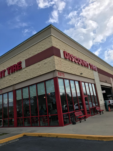 Discount Tire Store - Lakeland, FL, 6975 US Hwy 98 N, Lakeland, FL 33809, USA, 