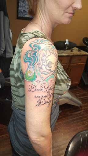 Tattoo Shop «Bombshell Tattoo», reviews and photos, 4020 SE 14th St, Des Moines, IA 50320, USA