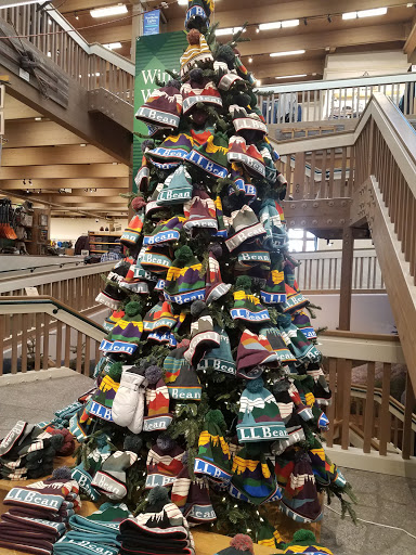 Clothing Store «L.L. Bean Outlet», reviews and photos, 1 Freeport Village Station, Freeport, ME 04033, USA