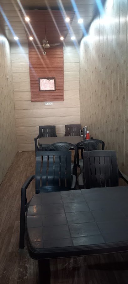 Banaras Bites restaurant - 8XXR+PWJ, DIG Colony, Varanasi, Uttar Pradesh 221002, India