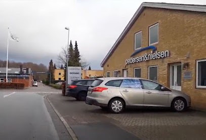 Pedersen & Nielsen Automobilforretning - Skadecenter