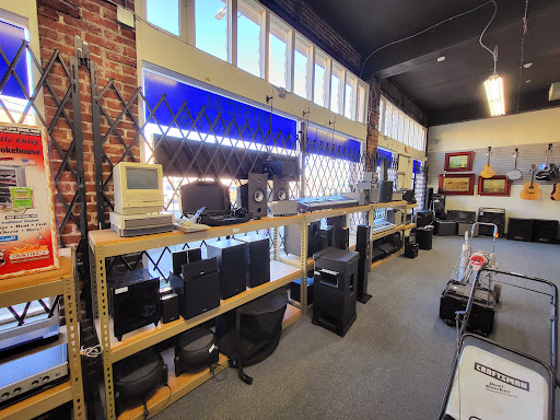 Pawn Shop «Silver Lining Jewelry & Loan», reviews and photos, 2122 NE Sandy Blvd, Portland, OR 97232, USA