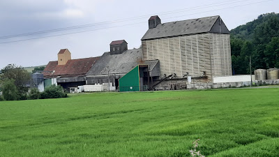 Houpiez Sa à Menaucourt