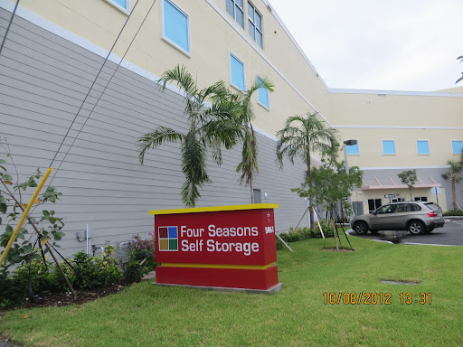 Self-Storage Facility «Four Seasons Self Storage», reviews and photos, 5061 NE 13th Ave, Oakland Park, FL 33334, USA