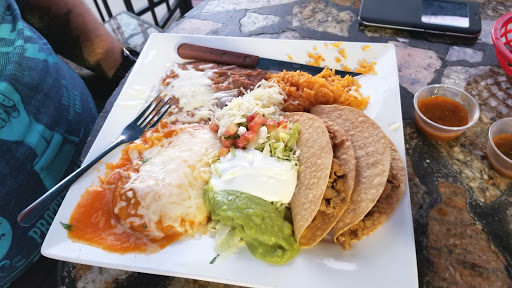 La Estrella Tacos & Seafood