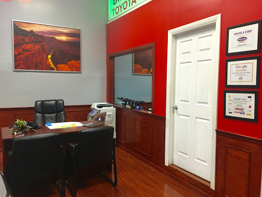 Used Car Dealer «Showroom Auto», reviews and photos, 42-08 35th Ave, Long Island City, NY 11101, USA