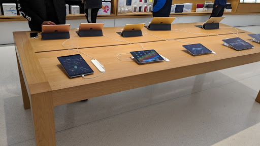 Computer Store «Apple Montgomery Mall», reviews and photos, 7101 Democracy Blvd, Bethesda, MD 20817, USA