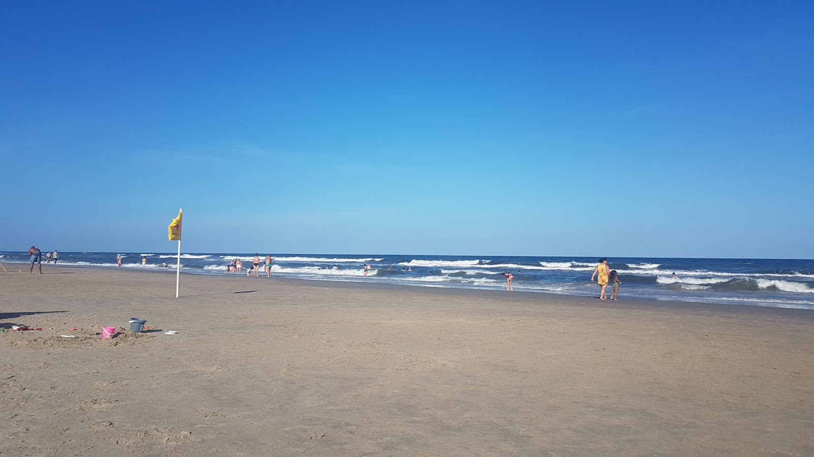 Fotografija Plaža Coroados in naselje