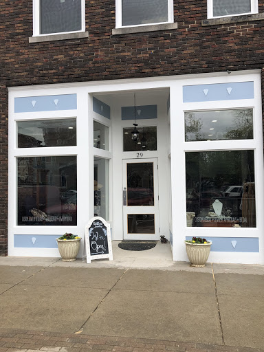 Jewelry Store «DeLyn Jewelry», reviews and photos, 29 E Washington St, Martinsville, IN 46151, USA