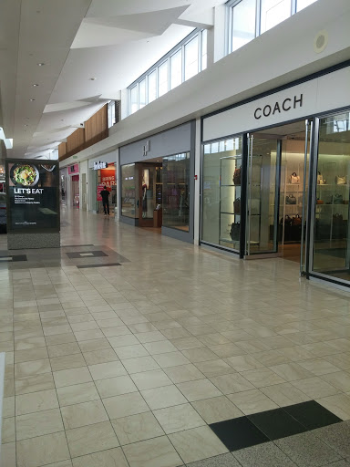 Shopping Mall «Walt Whitman Shops», reviews and photos, 160 Walt Whitman Rd, Huntington Station, NY 11746, USA