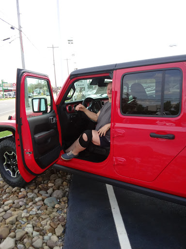 Car Dealer «Falls Chrysler Jeep Dodge», reviews and photos, 4100 State Rd, Cuyahoga Falls, OH 44223, USA