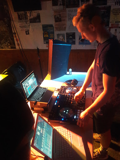 Bar & Grill «BoneYard Bar & Grill», reviews and photos, 20 S Virginia Ave, Atlantic City, NJ 08401, USA