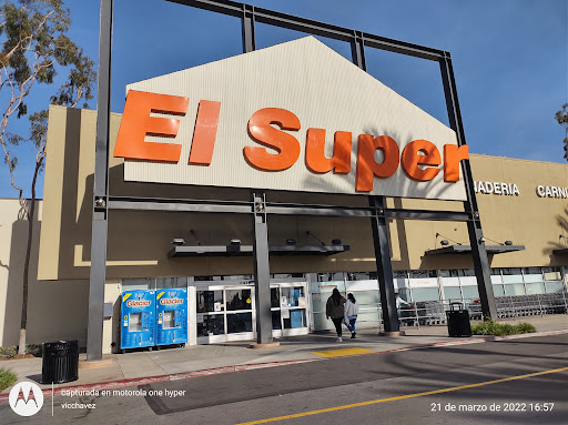 Shopping Mall «Anaheim Plaza», reviews and photos, 510 N Euclid St, Anaheim, CA 92801, USA