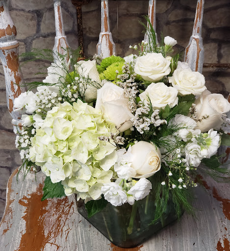 Florist «Carrolls Florist of Beverly», reviews and photos, 385 Cabot St, Beverly, MA 01915, USA