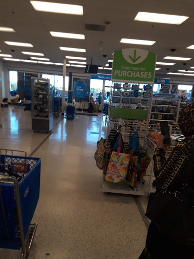 Clothing Store «Ross Dress for Less», reviews and photos, 2180 MacArthur Rd, Whitehall, PA 18052, USA