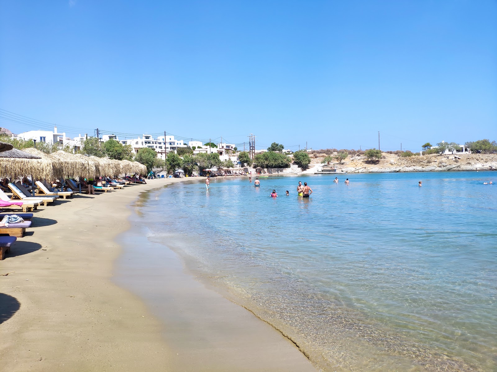 Foto von Megas Gialos Strand mit viele kleine buchten
