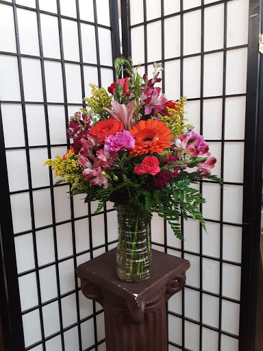 Florist «ROWLETT FLORIST & GIFTS», reviews and photos, 513 W State St, Garland, TX 75040, USA