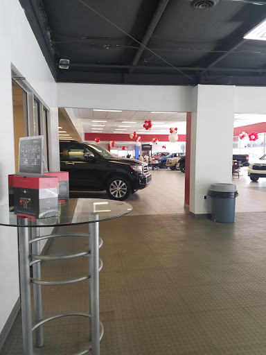 Toyota Dealer «Toyota of Bristol», reviews and photos, 3045 W State St, Bristol, TN 37620, USA