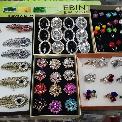 Beauty Supply Store «Unique beauty supply», reviews and photos, 7511 Kinsman Rd, Cleveland, OH 44104, USA