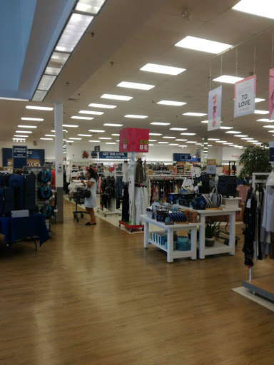 Clothing Store «Ross Dress for Less», reviews and photos, 1425 E Hallandale Beach Blvd, Hallandale Beach, FL 33009, USA