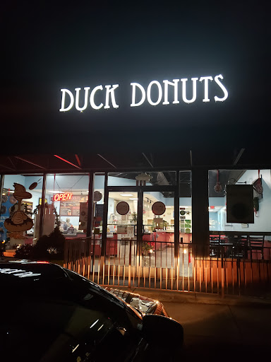 Donut Shop «Duck Donuts», reviews and photos, 100 Wrenn Dr #101, Cary, NC 27511, USA