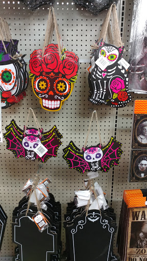 Dollar Store «Dollar King LC», reviews and photos, 3433 Foothill Blvd, La Crescenta, CA 91214, USA