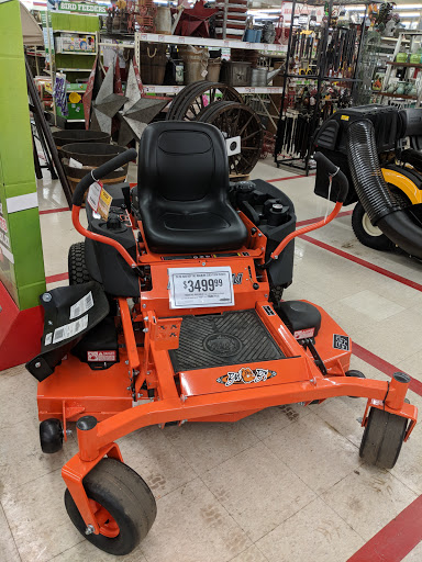 Home Improvement Store «Tractor Supply Co.», reviews and photos, 1550 Whitehall Rd, Muskegon, MI 49445, USA