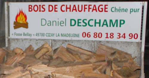 Magasin de bois de chauffage Bois de Chauffage - Julien Deschamp Cizay-la-Madeleine