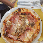 Photo n°3 de l'avis de Mitchell.a fait le 15/05/2018 à 12:55 sur le  Villa Zuccaro Pizzeria Taormina à Taormina