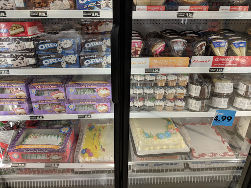 Grocery Store «Schnucks», reviews and photos, 200 N Vine St, Urbana, IL 61802, USA