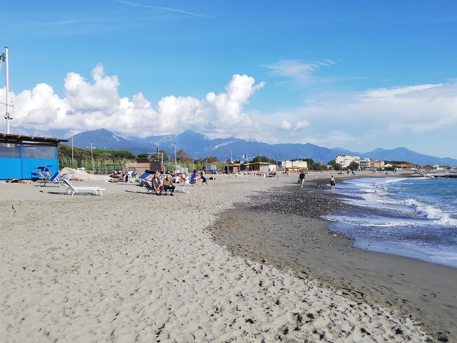 Fotografie cu Spiaggia di Marinella di Sarzana - locul popular printre cunoscătorii de relaxare