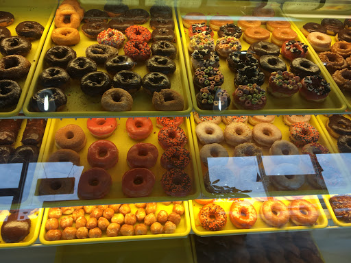 Donut Shop «Fresh Donuts», reviews and photos, 1188 E State St a, Geneva, IL 60134, USA