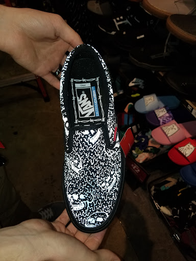 Clothing Store «Zumiez», reviews and photos, 12300 Jefferson Ave, Newport News, VA 23602, USA