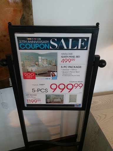 Furniture Store «Rooms To Go Furniture Store - Port Richey», reviews and photos, 9500 Scenic Dr, Port Richey, FL 34668, USA