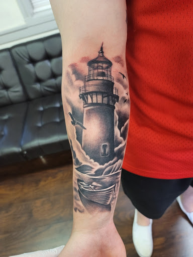 Tattoo Shop «Born of a legacy tattoo», reviews and photos, 213 W Patrick St, Frederick, MD 21701, USA