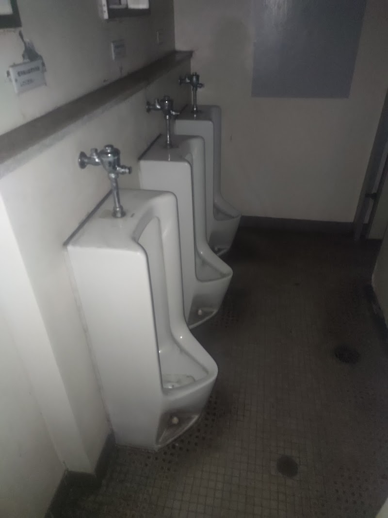 塚山公園 公衆トイレ