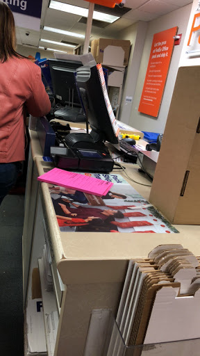 Print Shop «FedEx Office Print & Ship Center», reviews and photos, 31-46 Steinway St, Astoria, NY 11103, USA