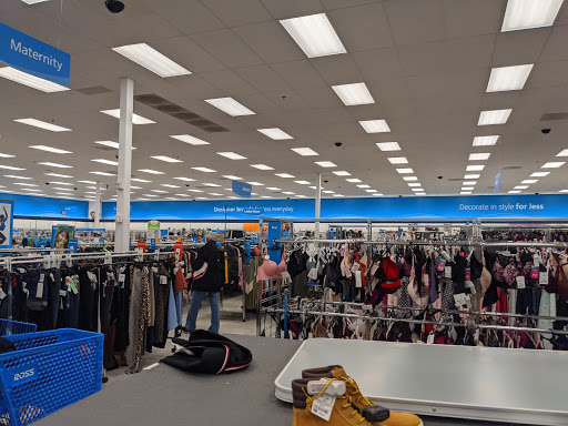 Clothing Store «Ross Dress for Less», reviews and photos, 484 Randall Rd, South Elgin, IL 60177, USA