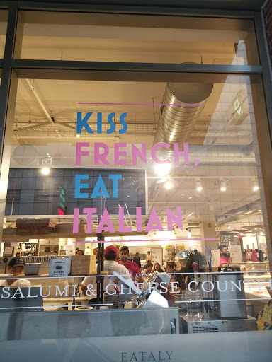 Shopping Mall «The Shops at North Bridge», reviews and photos, 520 N Michigan Ave, Chicago, IL 60611, USA