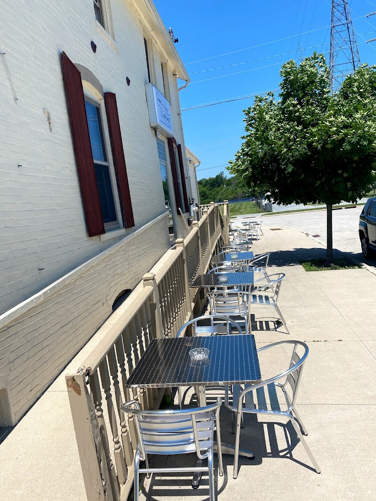 Nine-O-Two on the Avenue 53081